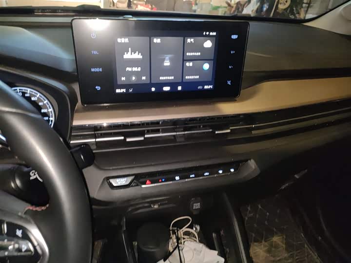 Фото 6 - Geely Vision X3