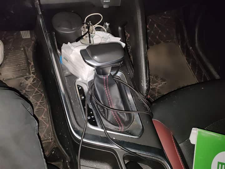 Фото 7 - Geely Vision X3