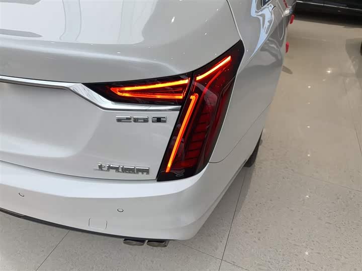 Фото 8 - Cadillac CT6