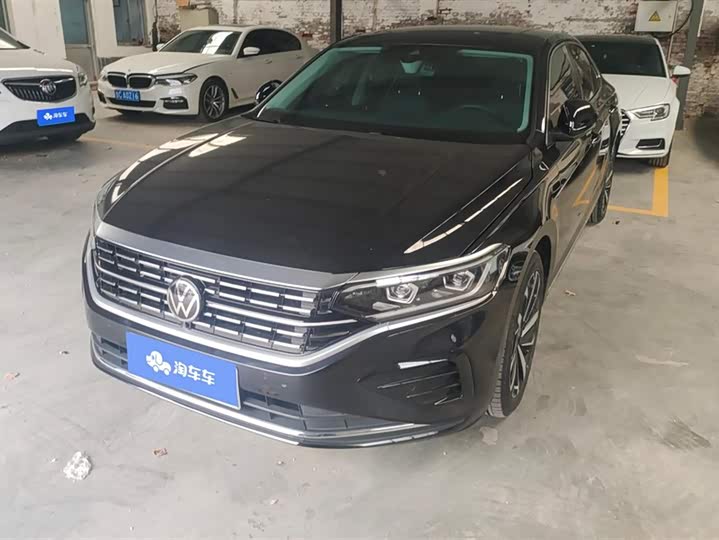 Фото 1 - Volkswagen Passat