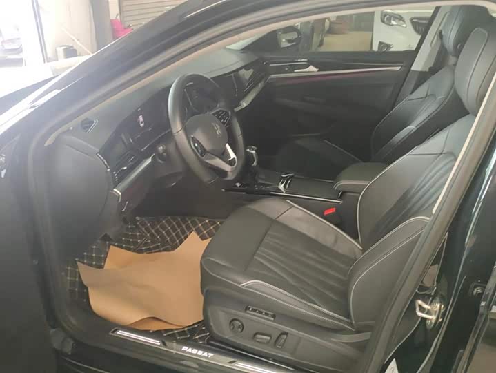 Фото 9 - Volkswagen Passat