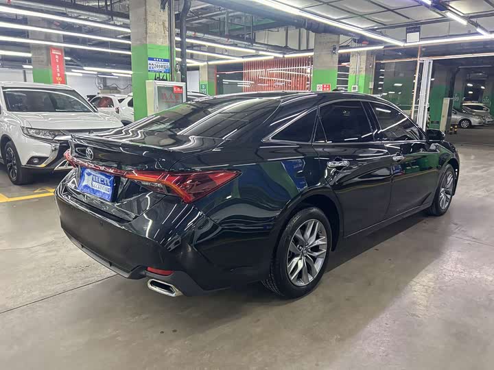 Фото 6 - Toyota Avalon