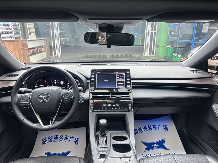 Фото 7 - Toyota Avalon