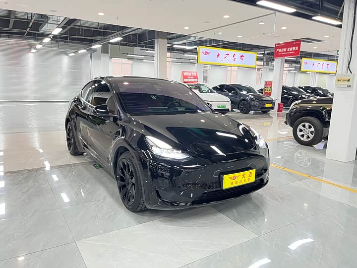 Фото 3 - Tesla Model Y