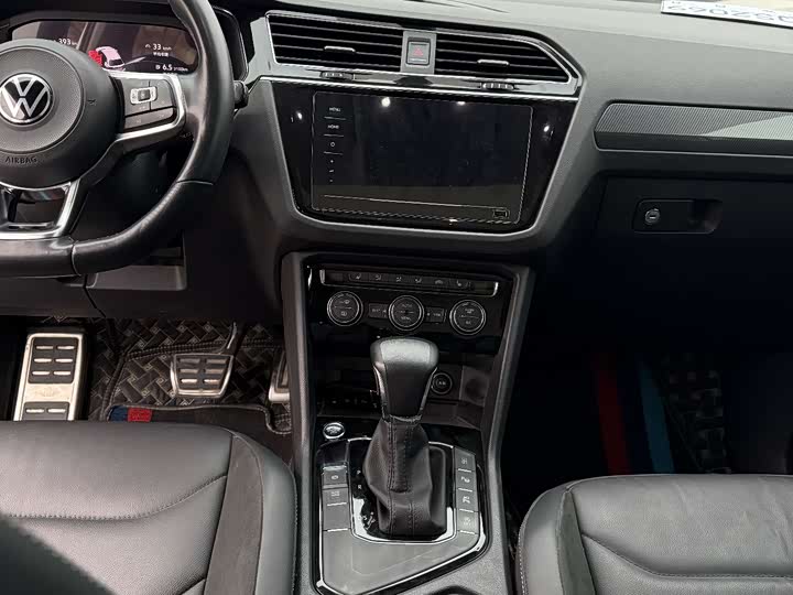 Фото 6 - Volkswagen Tiguan L Pro