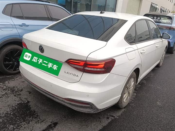 Фото 7 - Volkswagen Lavida