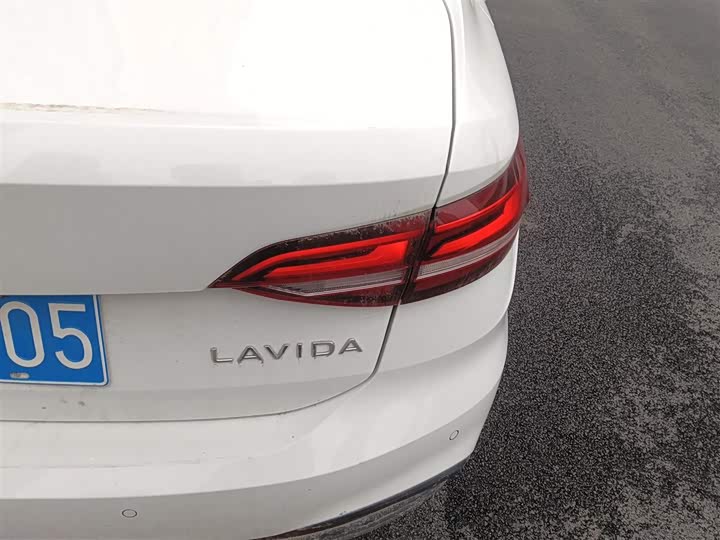 Фото 8 - Volkswagen Lavida