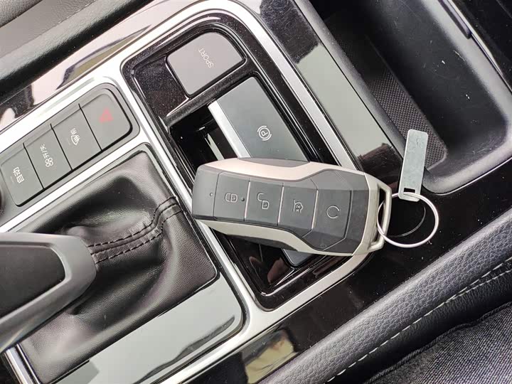 Фото 9 - BYD Song Max