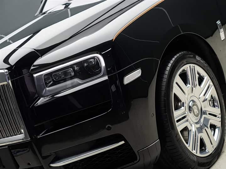 Фото 3 - Rolls-Royce Cullinan