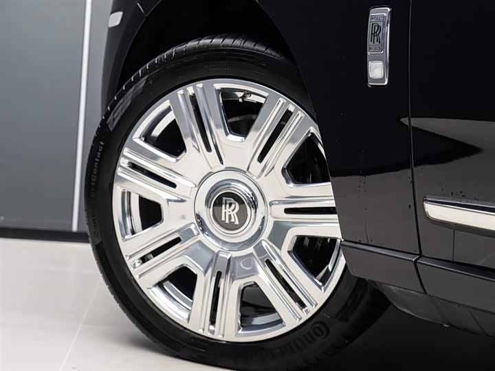 Фото 7 - Rolls-Royce Cullinan