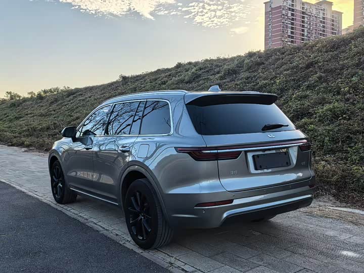 Фото 6 - LiXiang One