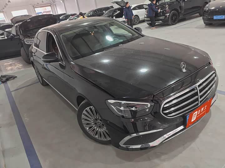 Фото 9 - Mercedes-Benz E-Class