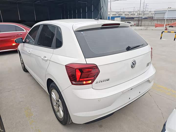 Фото 5 - Volkswagen Polo