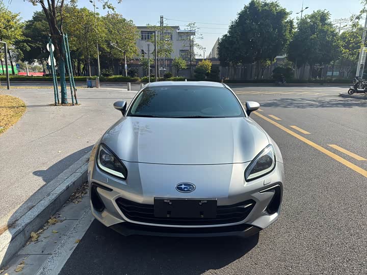 Фото 2 - Subaru BRZ