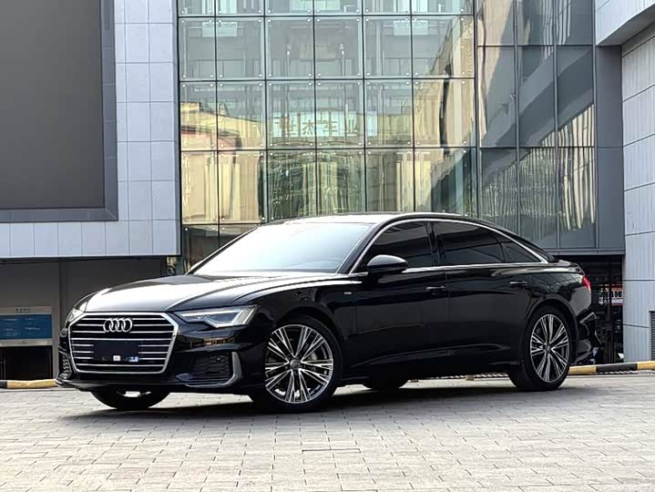 Фото 1 - Audi A6L