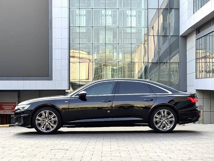 Фото 2 - Audi A6L