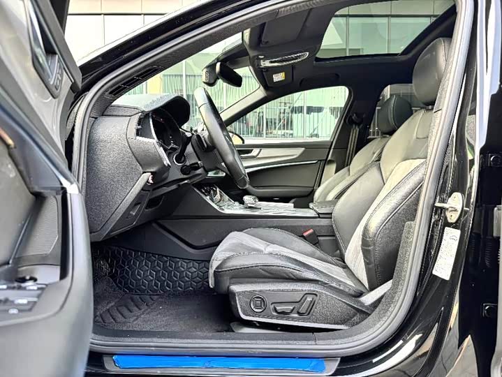 Фото 3 - Audi A6L