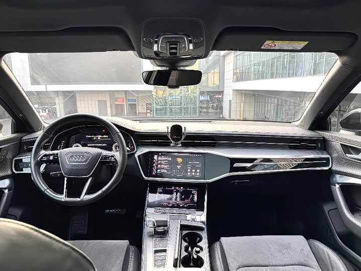 Фото 8 - Audi A6L