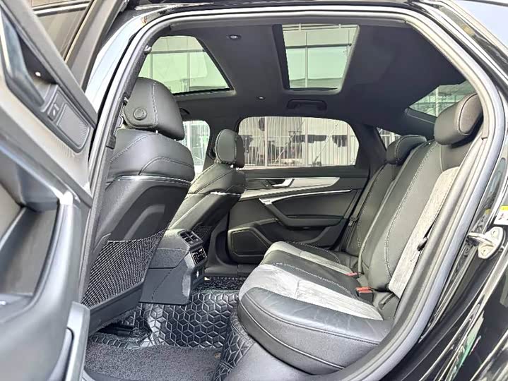 Фото 9 - Audi A6L