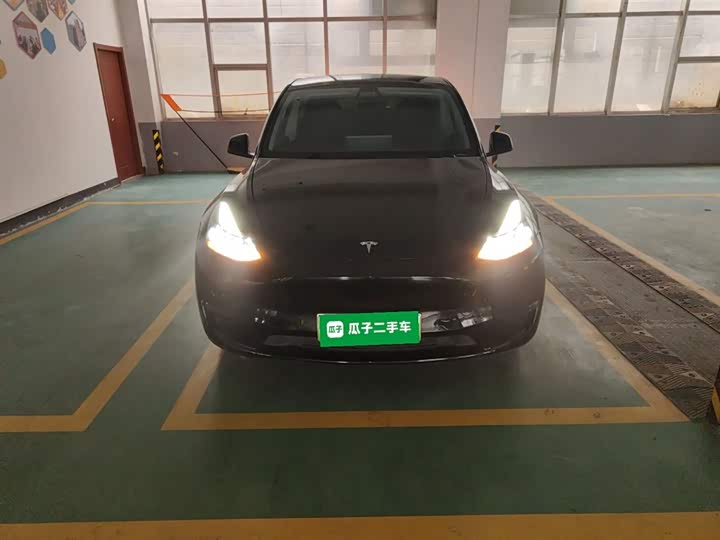 Фото 3 - Tesla Model Y