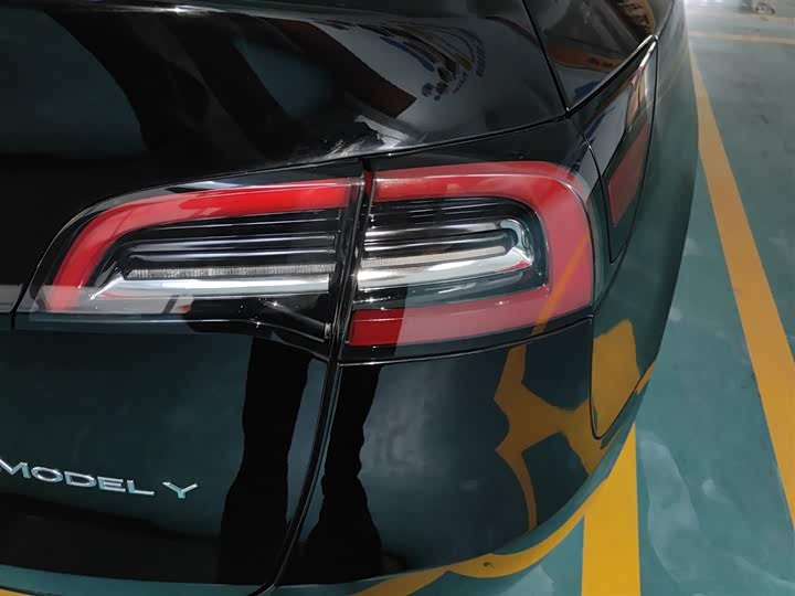 Фото 8 - Tesla Model Y