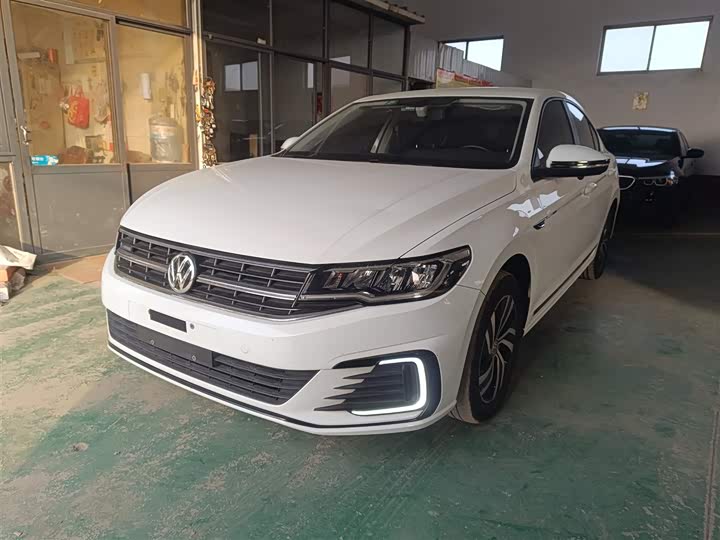 Фото 2 - Volkswagen Bora EV