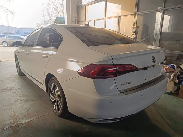 Фото 5 - Volkswagen Bora EV