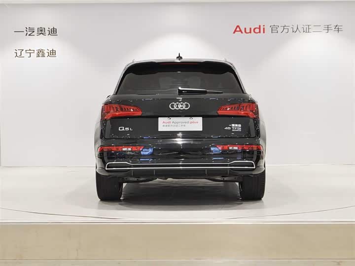 Фото 5 - Audi Q5L
