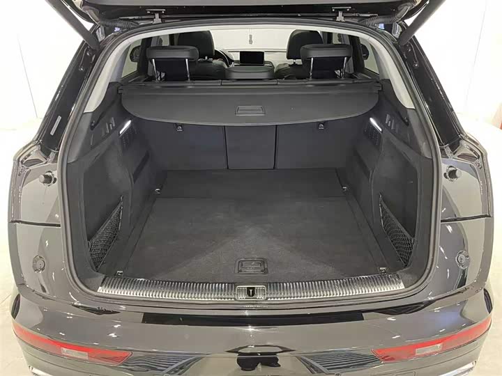 Фото 6 - Audi Q5L