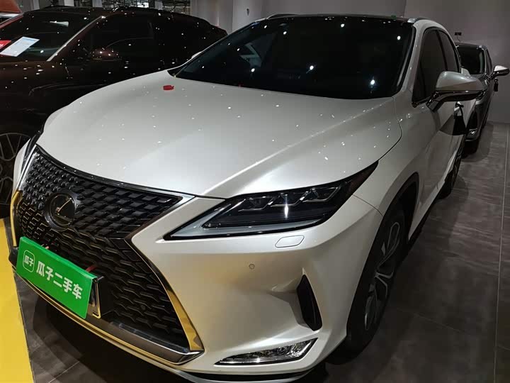 Фото 1 - Lexus RX