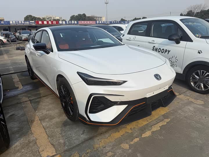 Фото 3 - Changan UNI-V