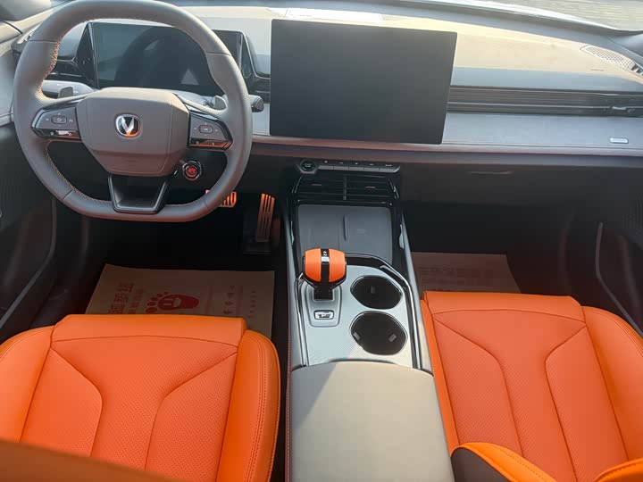 Фото 6 - Changan UNI-V