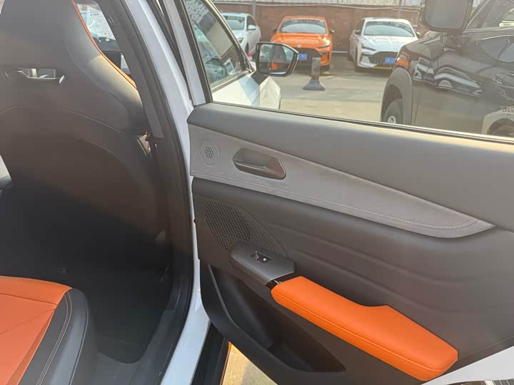 Фото 8 - Changan UNI-V