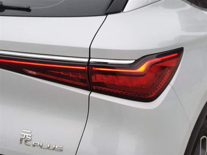 Фото 8 - BYD Yuan Plus