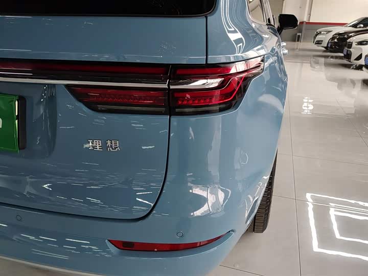 Фото 8 - LiXiang One