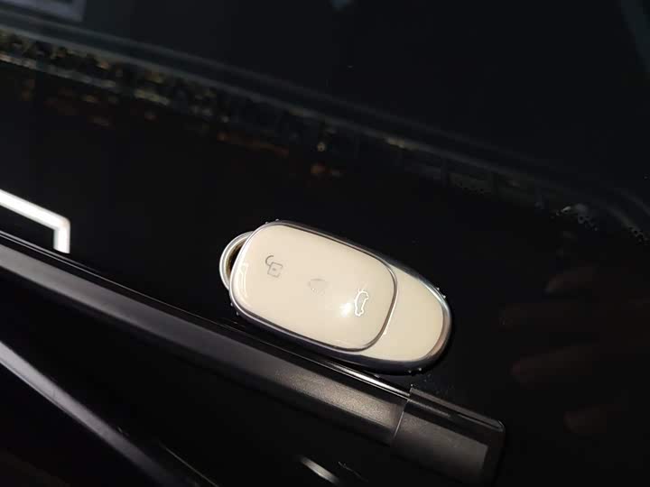 Фото 9 - LiXiang One