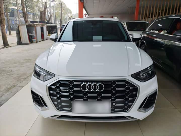 Фото 3 - Audi Q5L