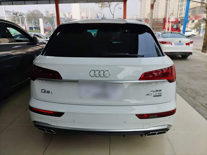 Фото 6 - Audi Q5L