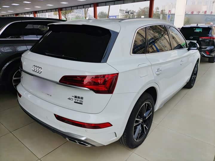 Фото 7 - Audi Q5L