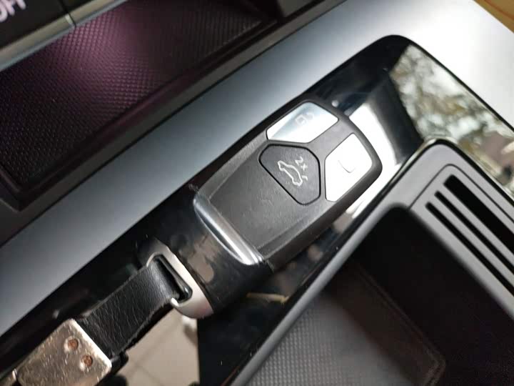 Фото 9 - Audi Q5L