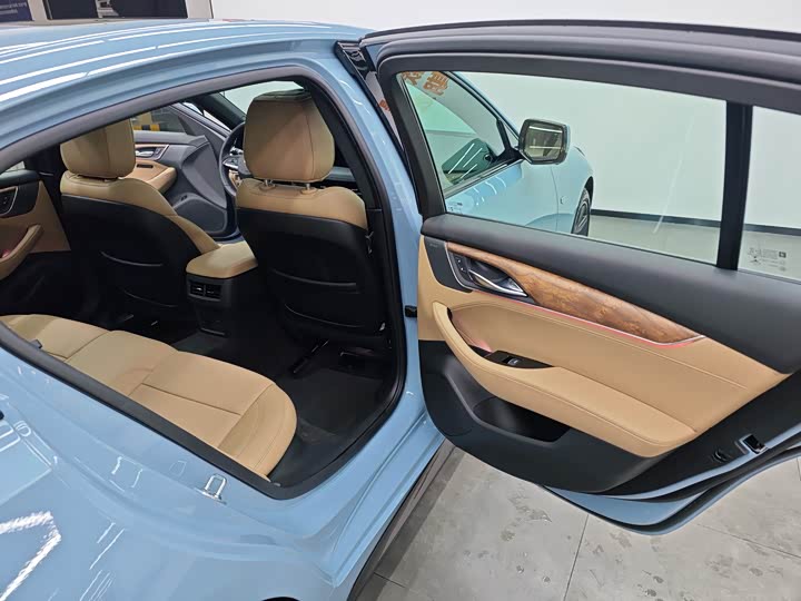 Фото 7 - Cadillac CT5