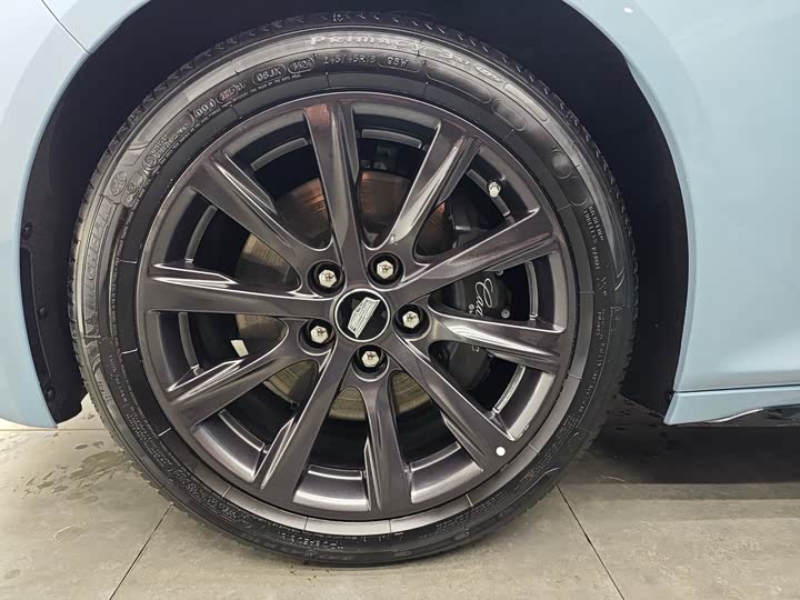 Фото 9 - Cadillac CT5