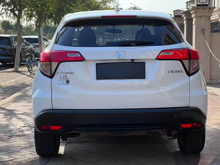 Фото 8 - Honda Vezel