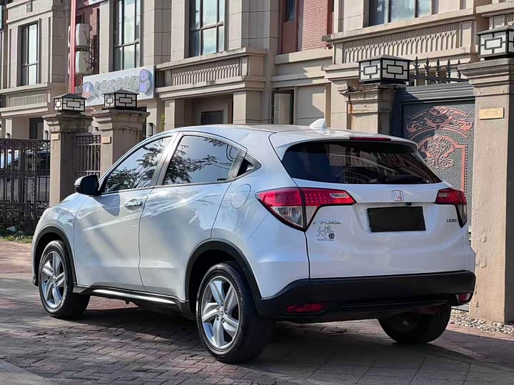 Фото 9 - Honda Vezel