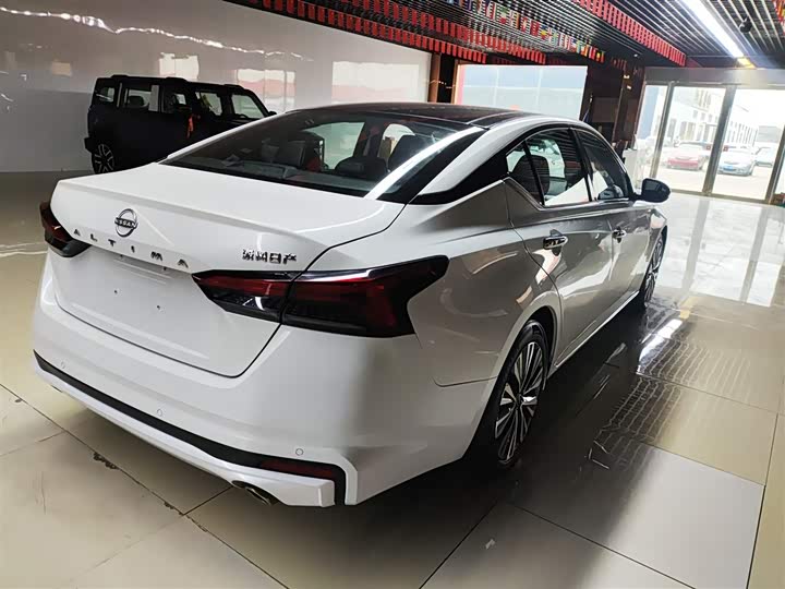 Фото 7 - Nissan Teana