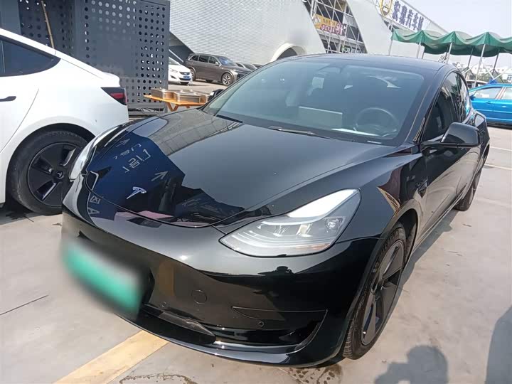 Фото 1 - Tesla Model 3