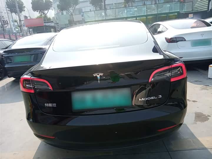 Фото 6 - Tesla Model 3