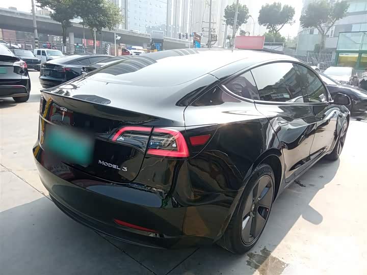 Фото 7 - Tesla Model 3