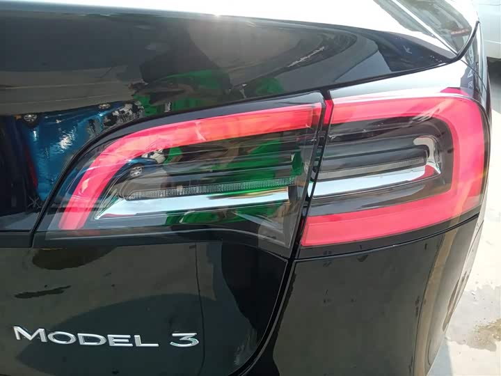 Фото 8 - Tesla Model 3