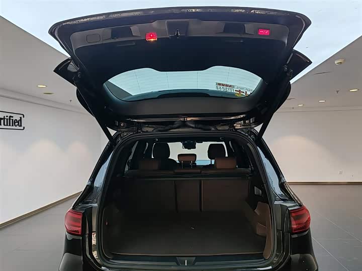 Фото 8 - Mercedes-Benz GLB-Class